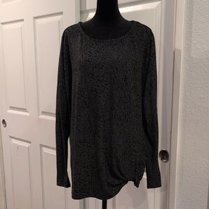 Max & Mia Black Long Sleeve Tunic Top XL Stretch Scoop Neck Casual Animal Print